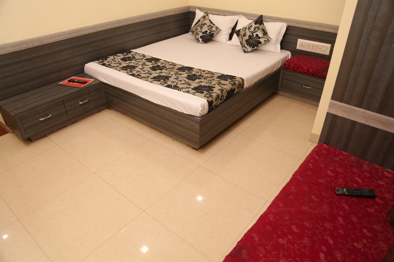 Hotel Heena Plaza Abu Road Bagian luar foto