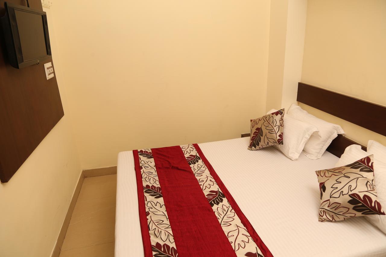 Hotel Heena Plaza Abu Road Bagian luar foto